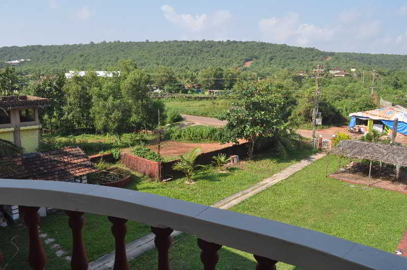 Oasis Beach Resort Goa Exterior photo